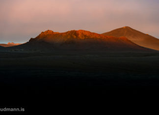 Running for the light Crater near Vatnaöldur